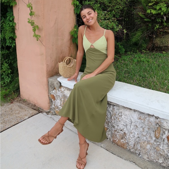 green emerald velvet dress Abercrombie And Fitch Green Floral Button Down Midi Dress